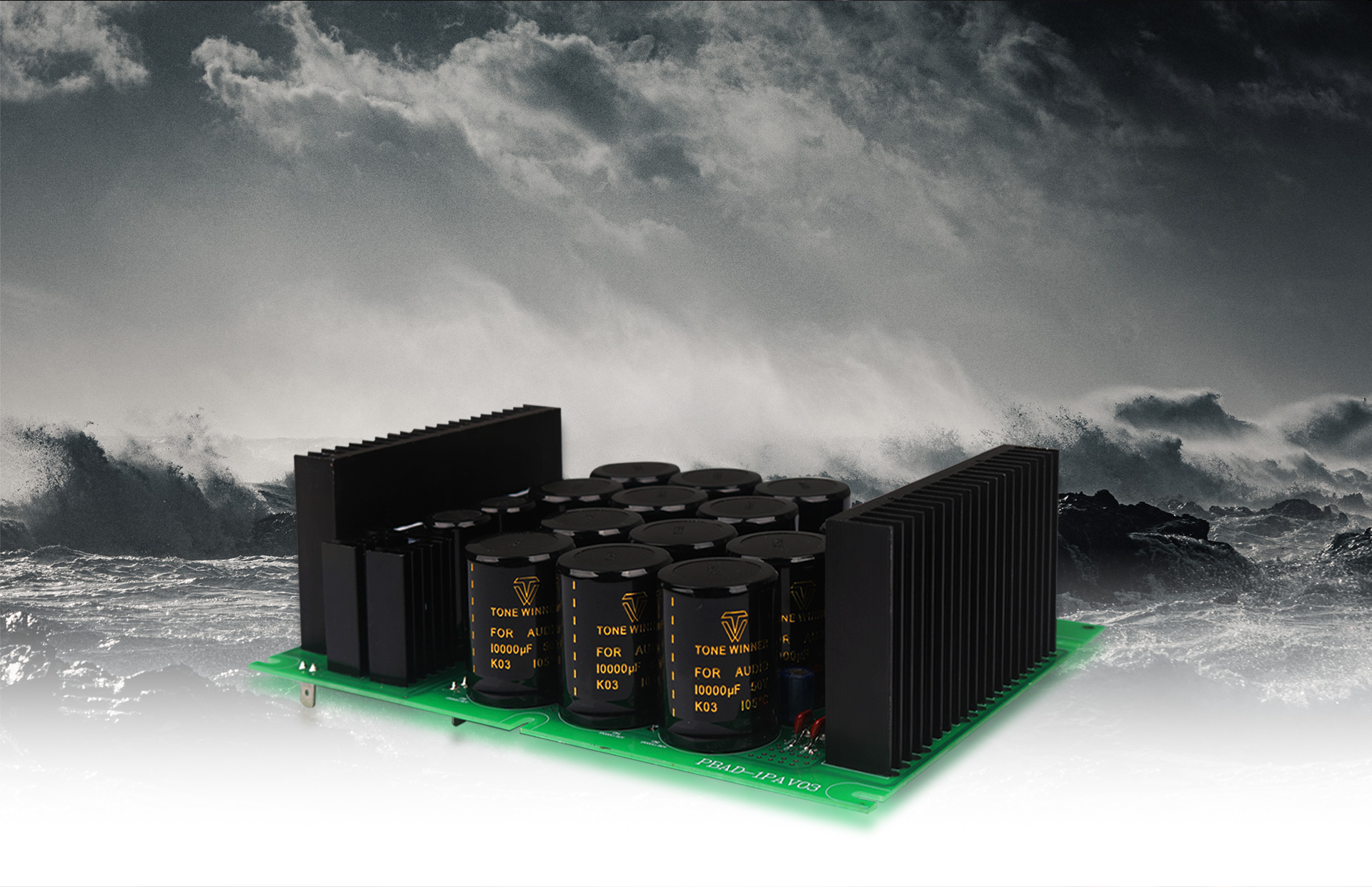 180000 mikrofarad kondensatorbank i Tonewinner AD-1PA+